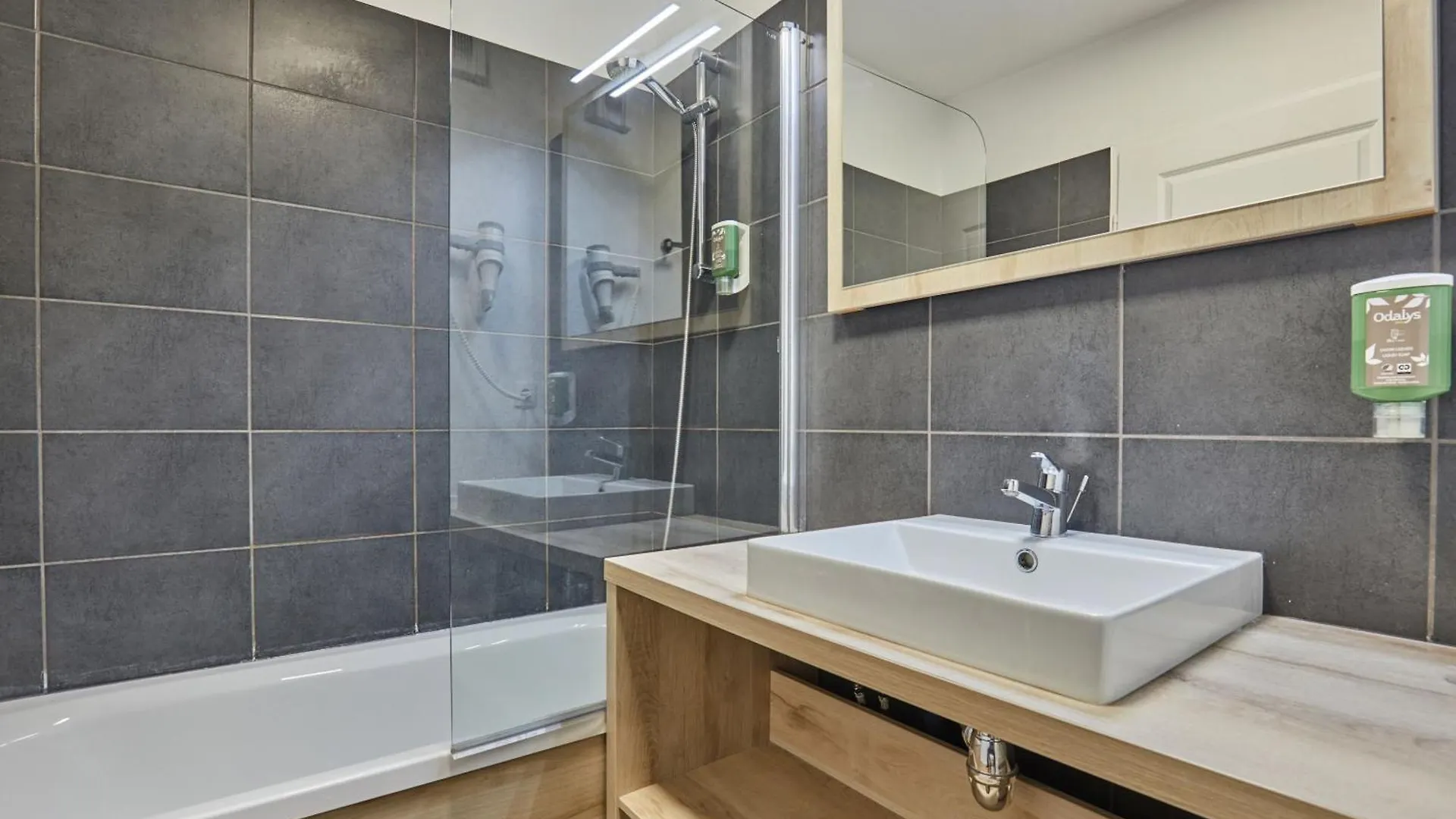 *** Aparthotel Appart Hotel Odalys City Aix En Provence Le Clos De La Chartreuse Aix-en-Provence France
