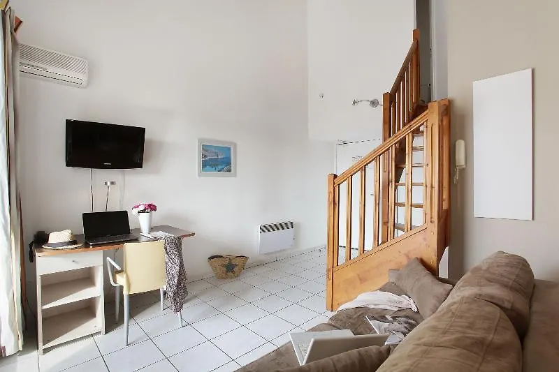 Appart Hotel Odalys City Aix En Provence Le Clos De La Chartreuse Aix-en-Provence 3*,