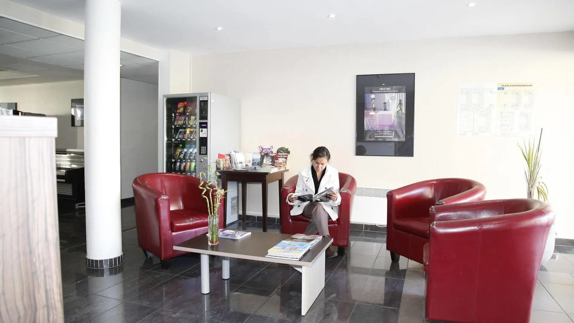 Appart Hotel Odalys City Aix En Provence Le Clos De La Chartreuse Aix-en-Provence Aparthotel