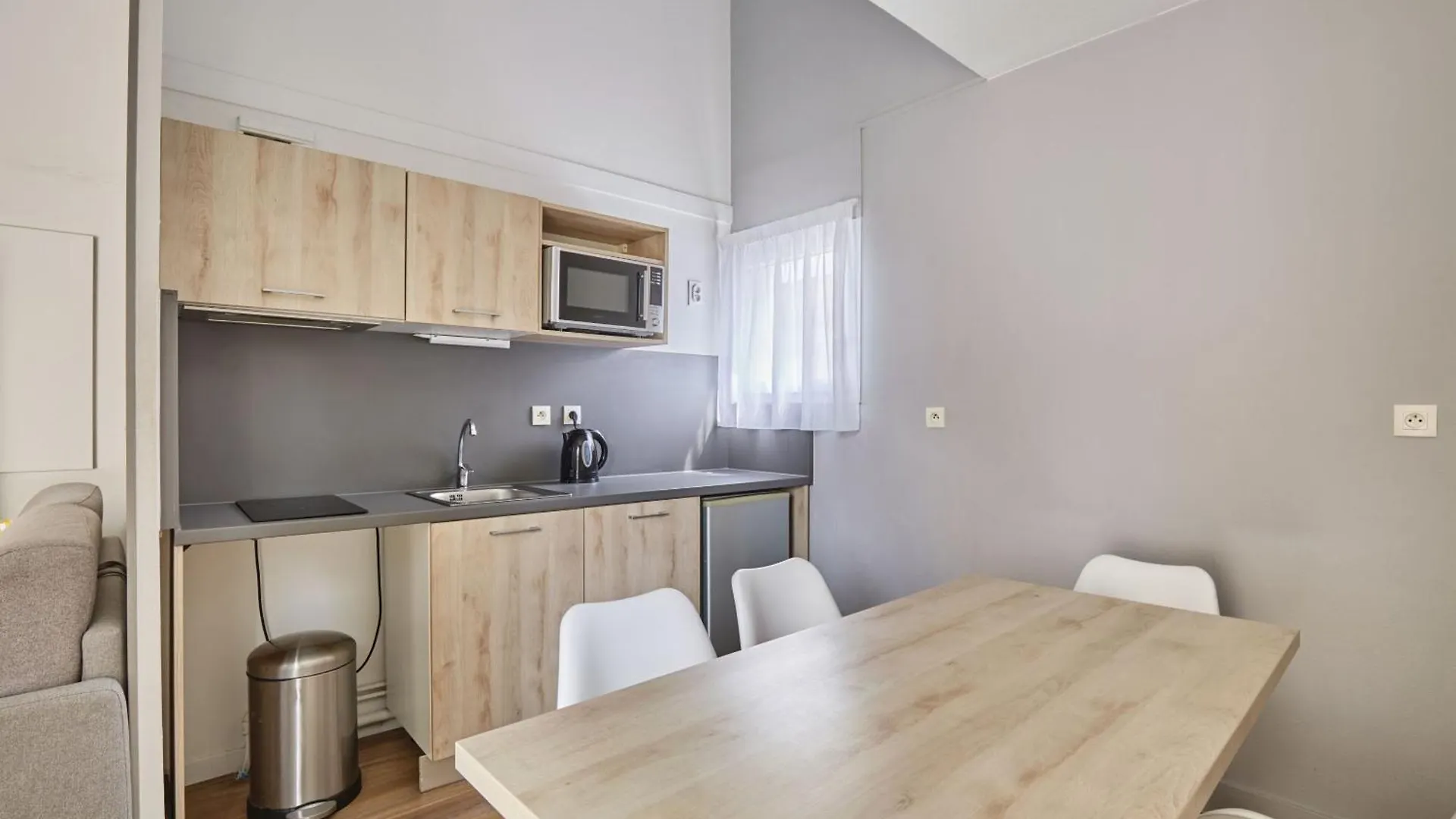 Appart Hotel Odalys City Aix En Provence Le Clos De La Chartreuse Aix-en-Provence 3*,