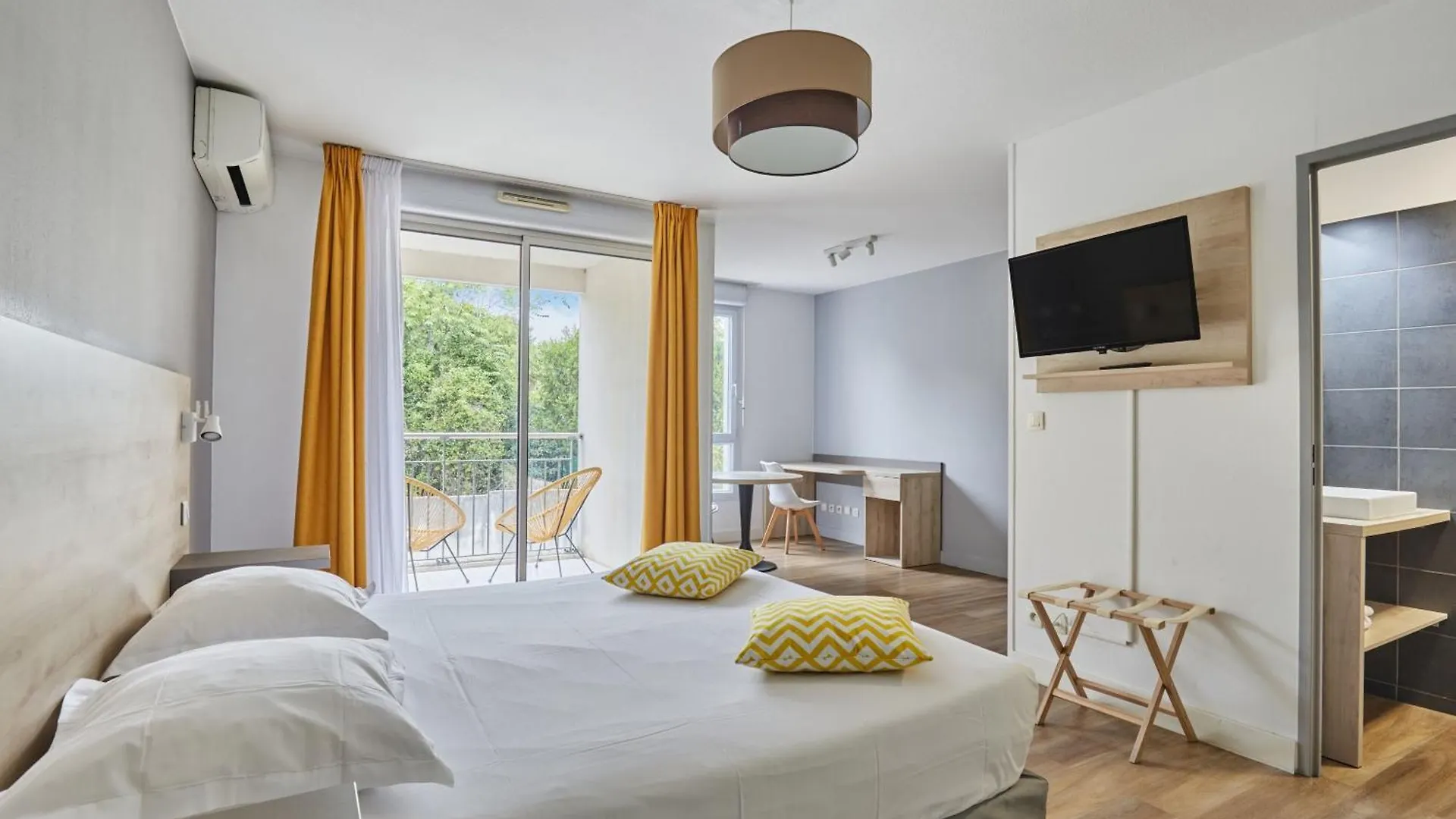 Appart Hotel Odalys City Aix En Provence Le Clos De La Chartreuse Aix-en-Provence