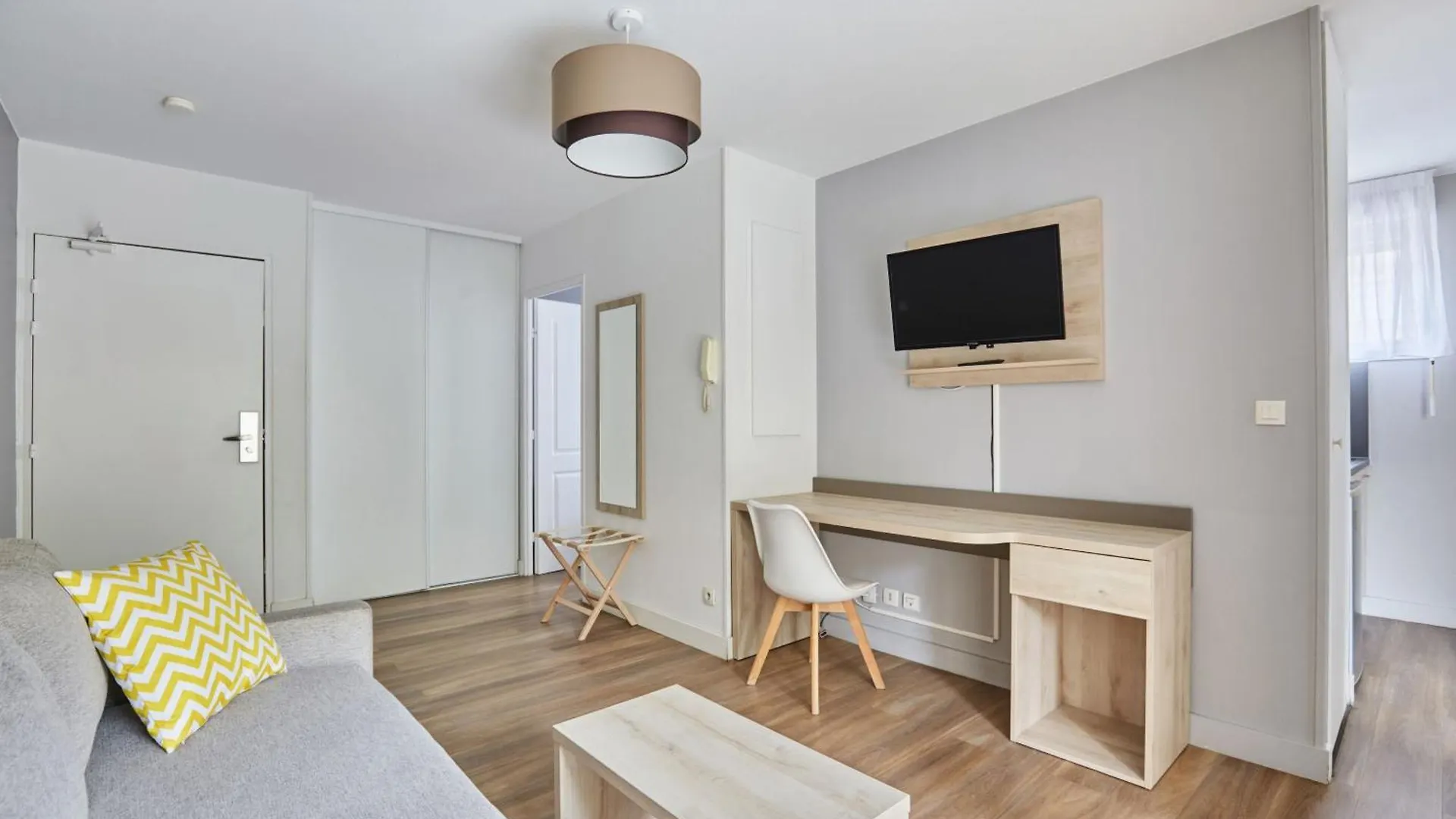 Appart Hotel Odalys City Aix En Provence Le Clos De La Chartreuse Aix-en-Provence Aparthotel
