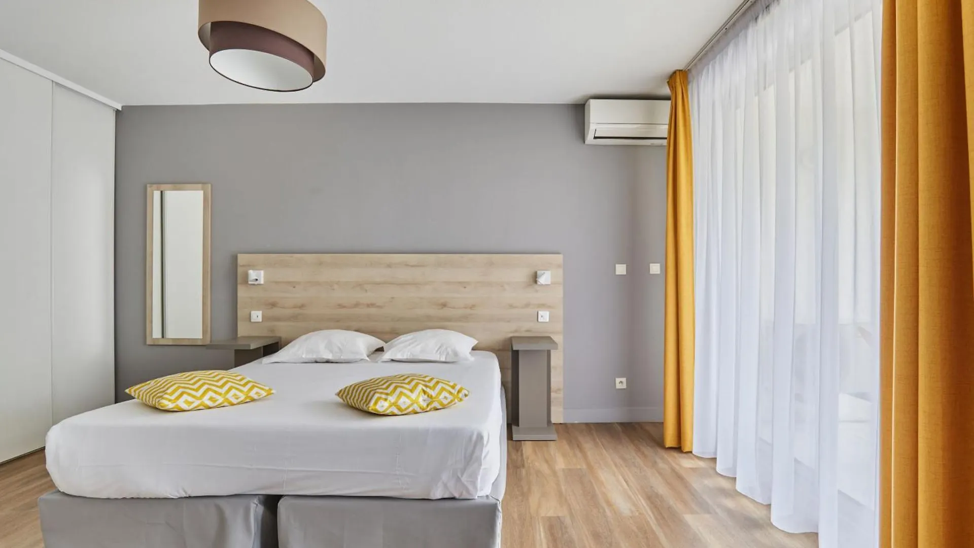 Appart Hotel Odalys City Aix En Provence Le Clos De La Chartreuse Aix-en-Provence