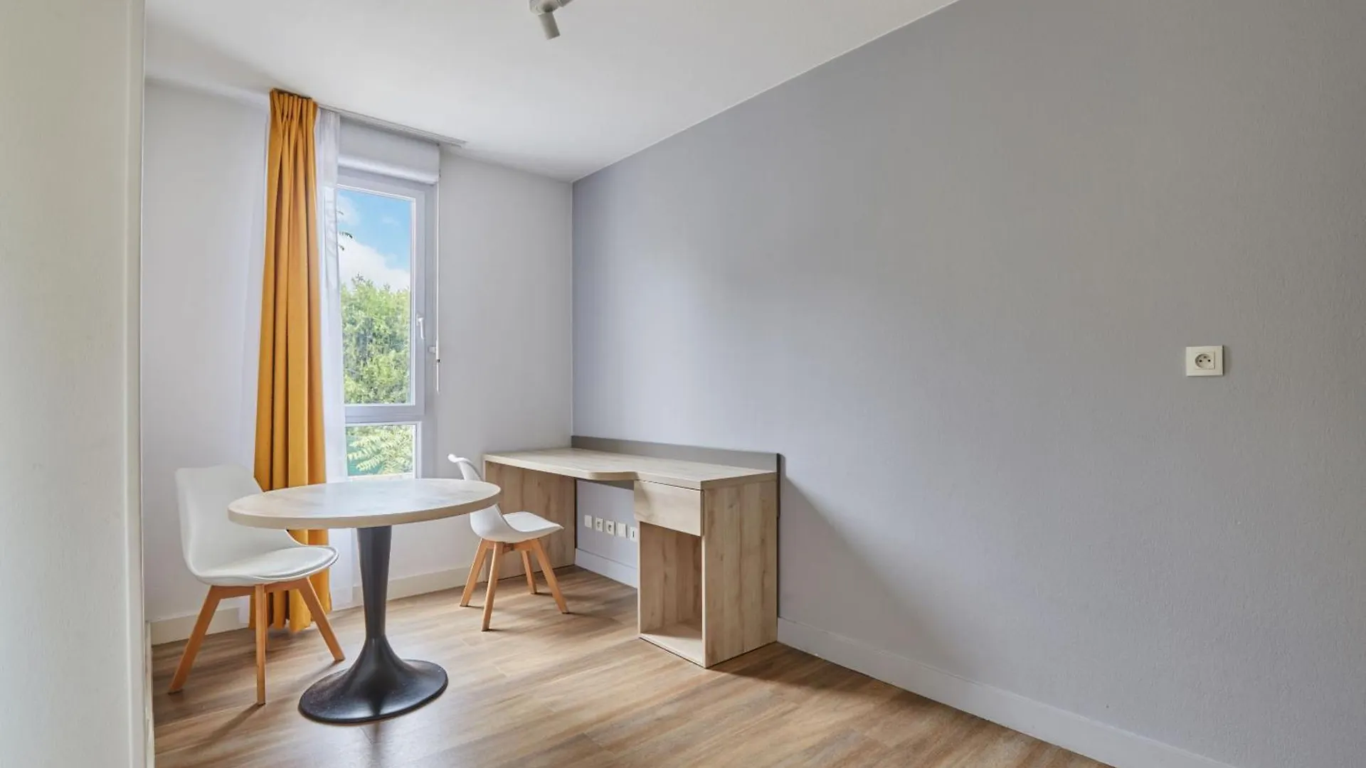 Appart Hotel Odalys City Aix En Provence Le Clos De La Chartreuse Aix-en-Provence Aparthotel