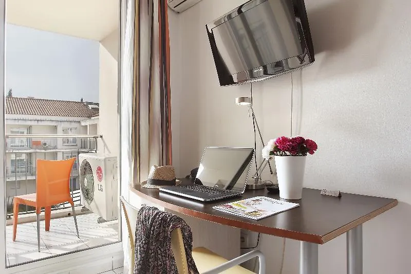 Appart Hotel Odalys City Aix En Provence Le Clos De La Chartreuse Aix-en-Provence 3*,
