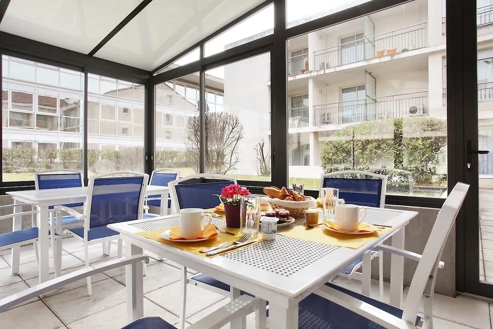 Appart Hotel Odalys City Aix En Provence Le Clos De La Chartreuse Aix-en-Provence