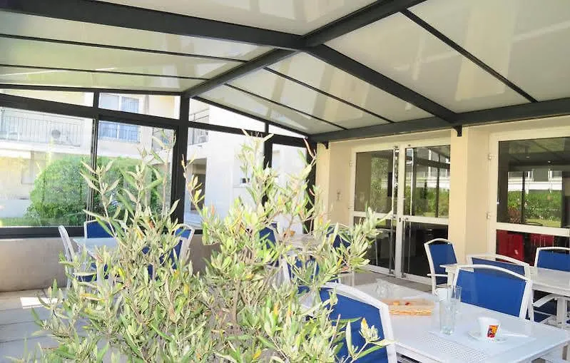 Appart Hotel Odalys City Aix En Provence Le Clos De La Chartreuse Aix-en-Provence 3*,