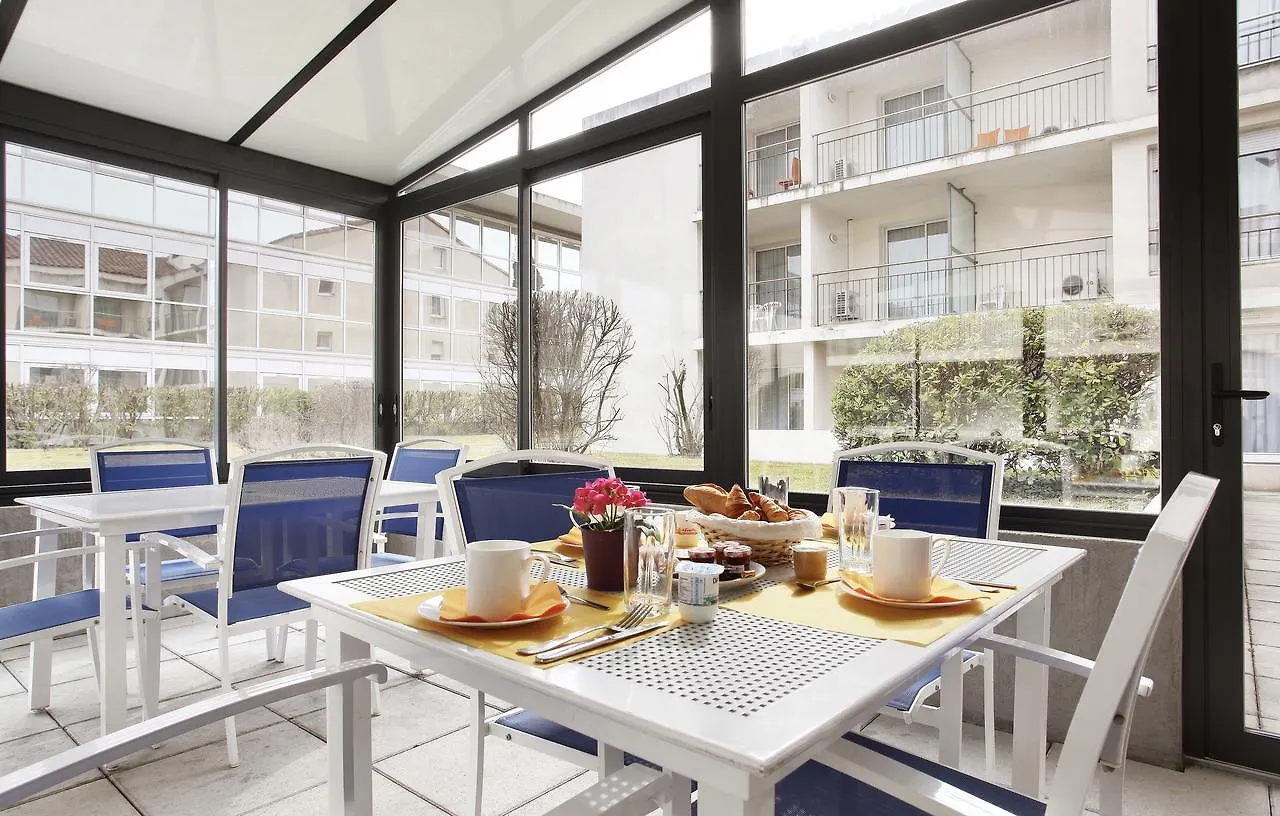 Appart Hotel Odalys City Aix En Provence Le Clos De La Chartreuse Aix-en-Provence