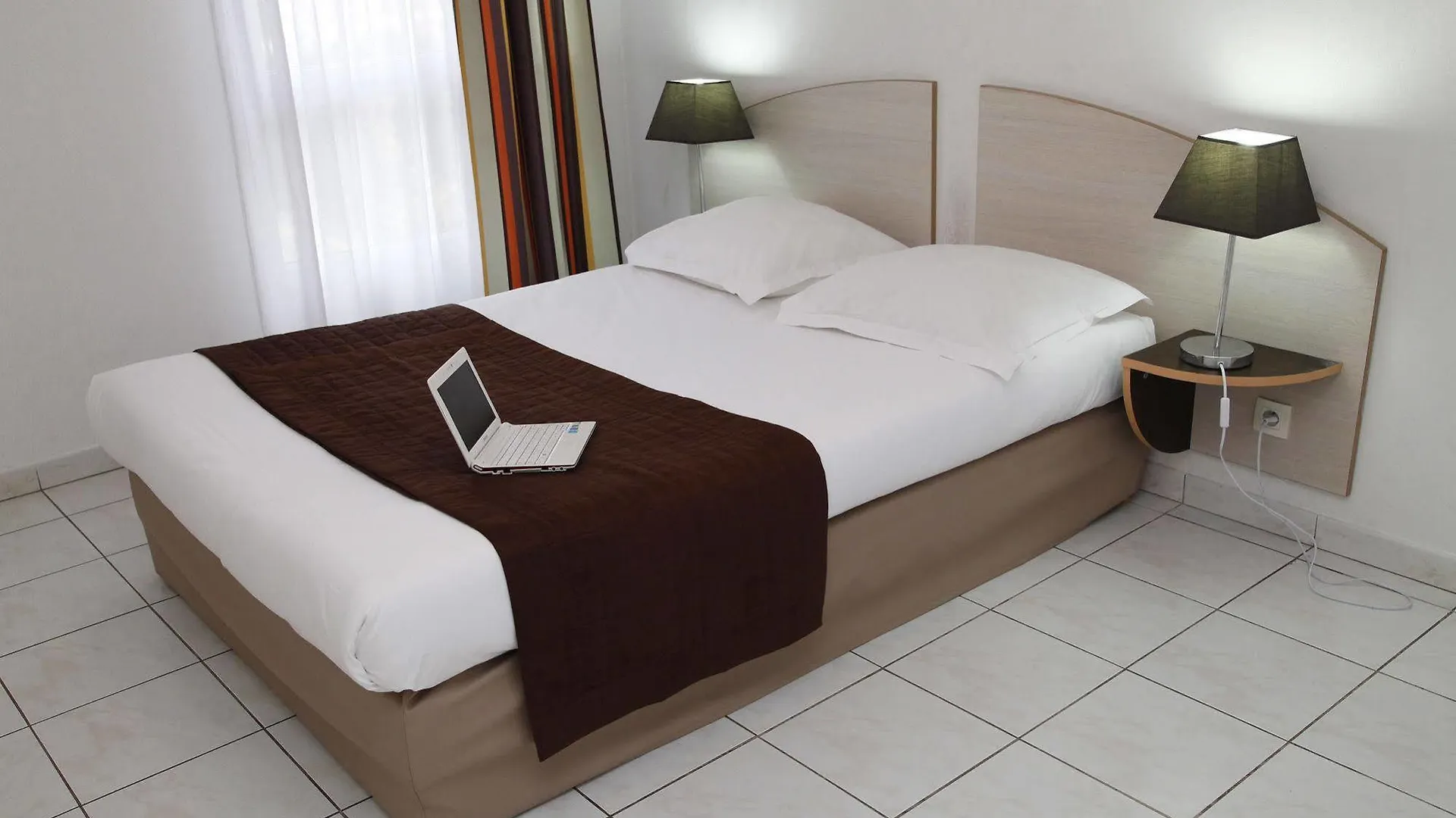 Appart Hotel Odalys City Aix En Provence Le Clos De La Chartreuse Aix-en-Provence Aparthotel